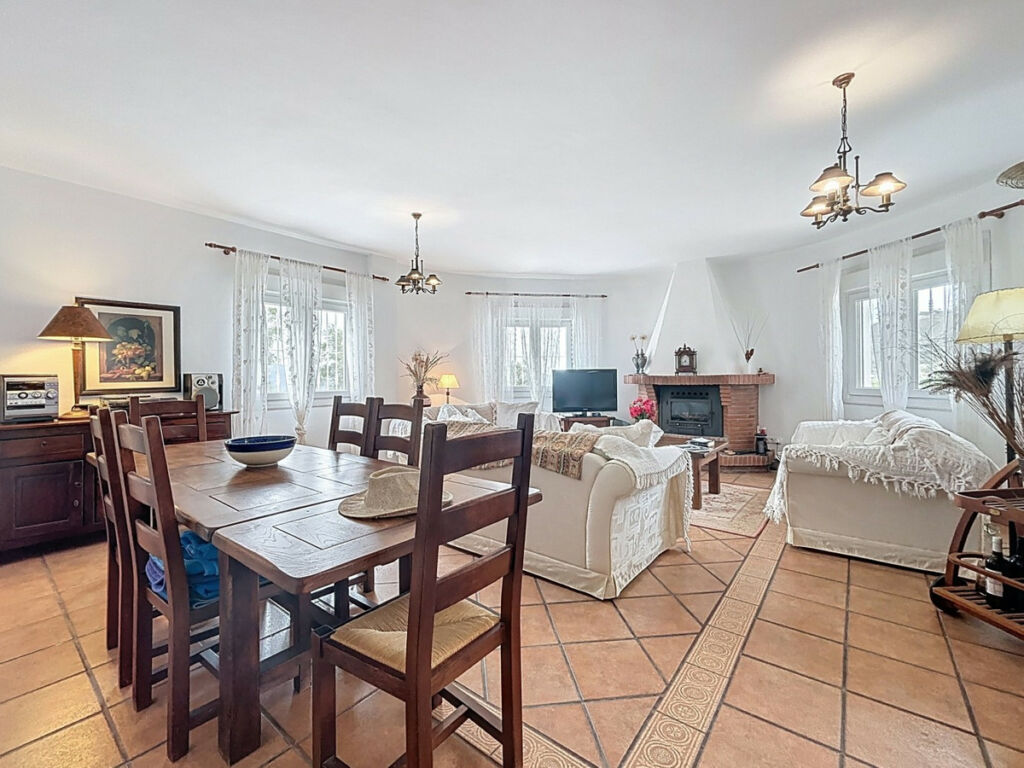 Detached Villa Canillas de Albaida Málaga - image 11