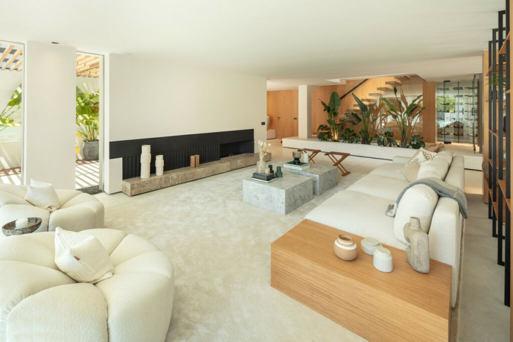 Detached Villa Nueva Andalucía Málaga - image 10