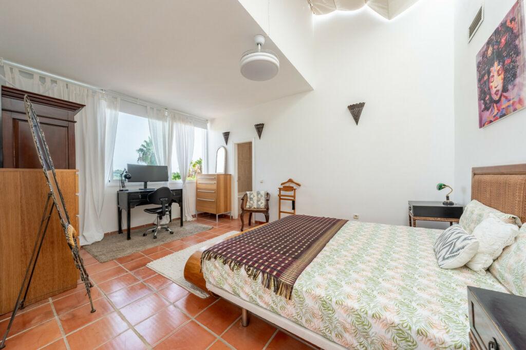 Detached Villa Sotogrande Alto Cádiz - image 10