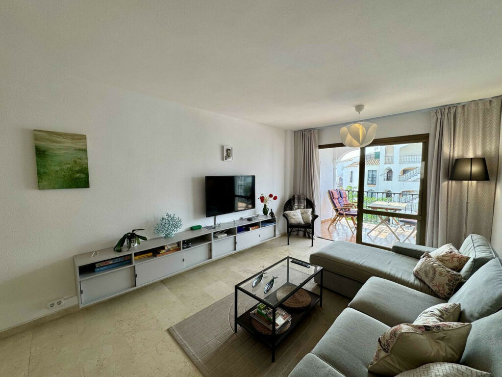 Middle Floor Apartment Riviera del Sol Málaga - image 10