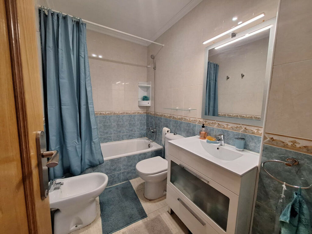 Middle Floor Apartment Torrevieja Alicante - image 10