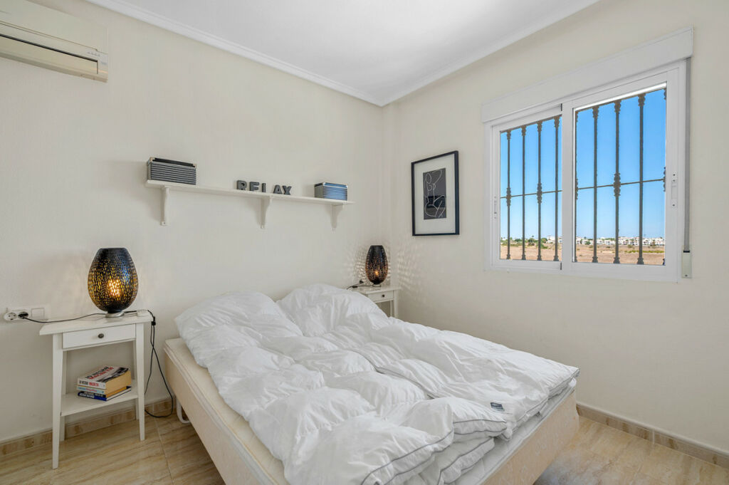 Penthouse Villamartin Alicante - image 10