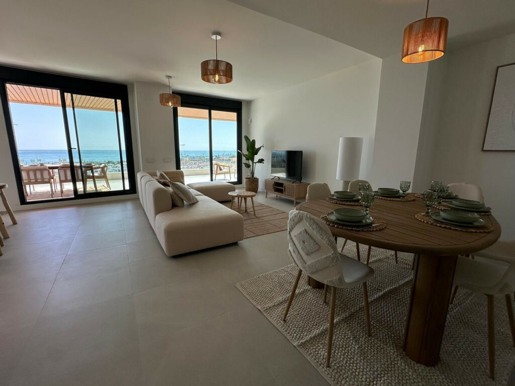 Middle Floor Apartment Selwo Málaga - image 10