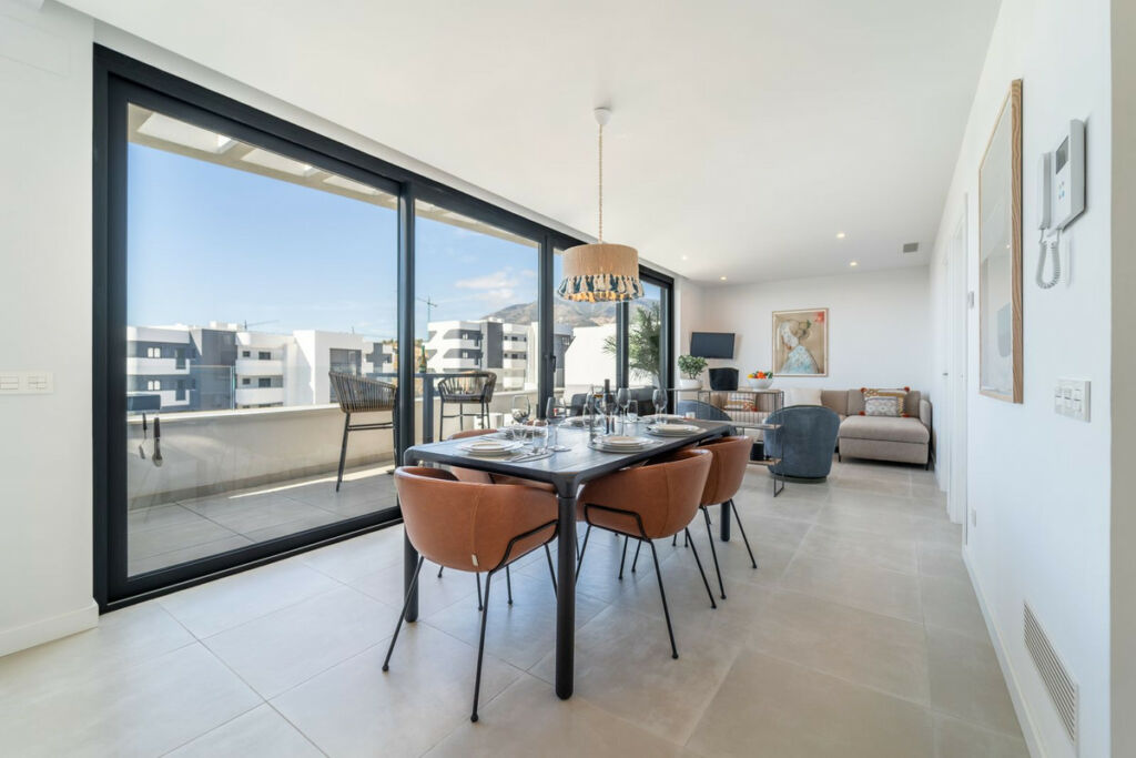 Top Floor Apartment Fuengirola Málaga - image 10