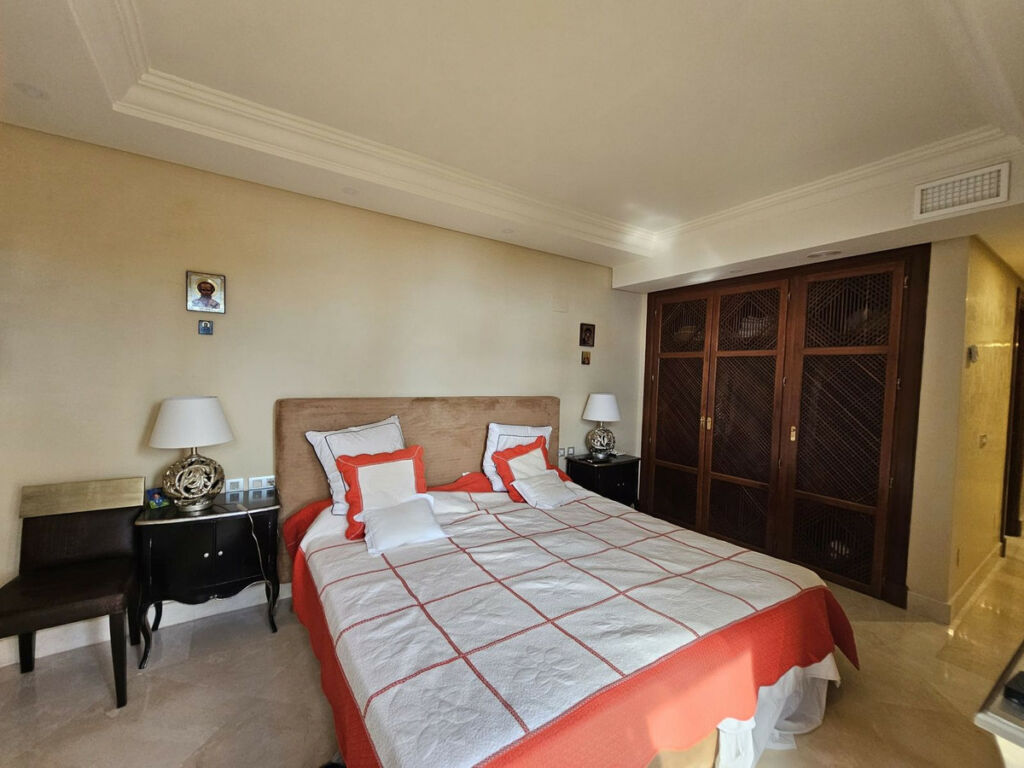 Middle Floor Apartment Estepona Málaga - image 10