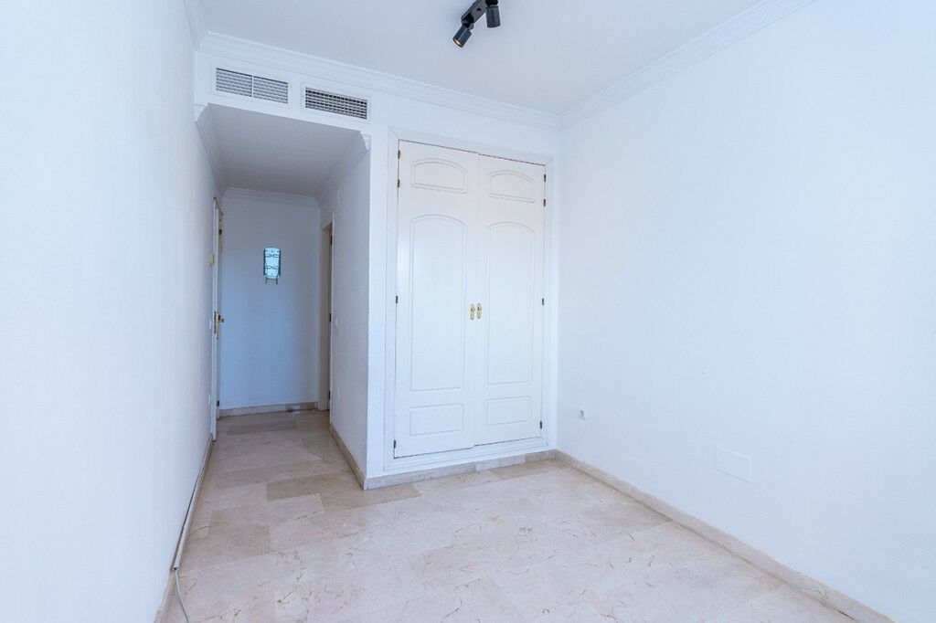 Middle Floor Apartment Elviria Málaga - image 11