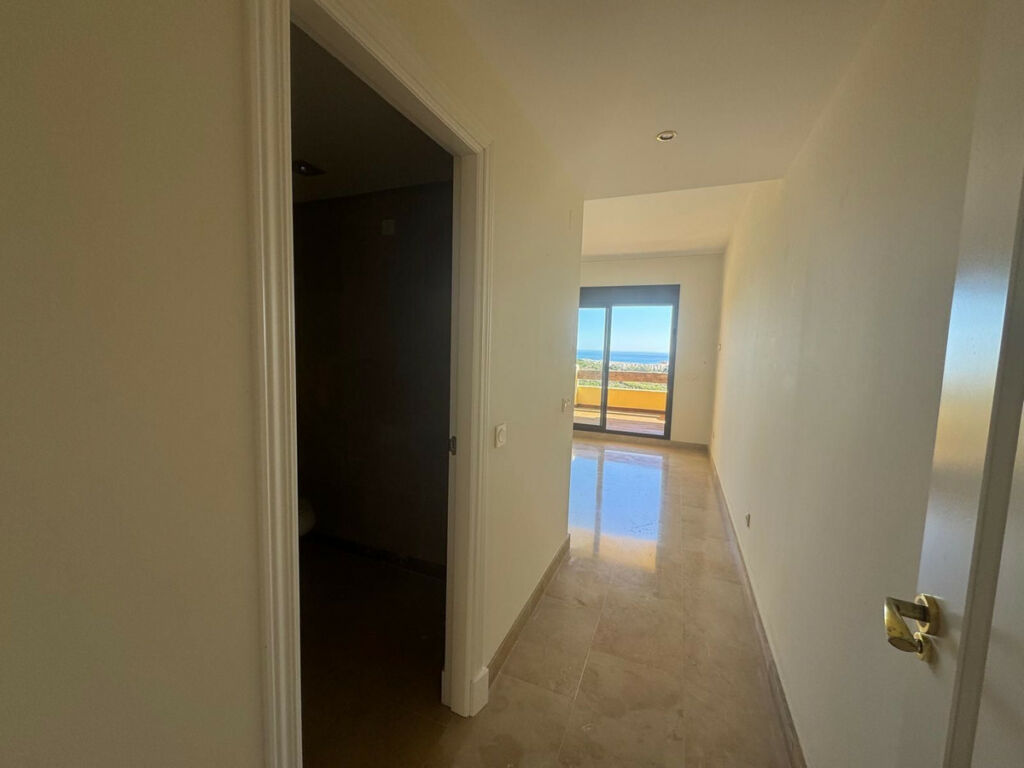 Middle Floor Apartment Manilva Málaga - image 11