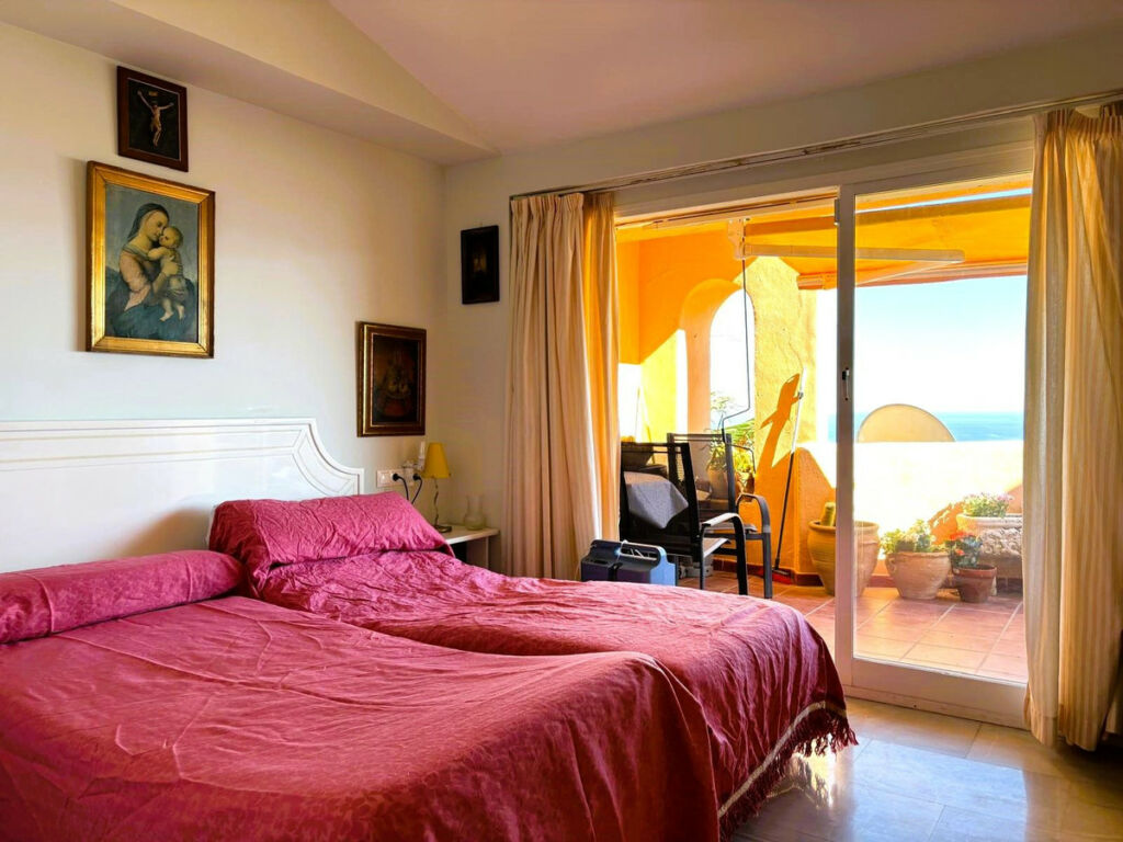 Middle Floor Apartment Calahonda Málaga - image 11