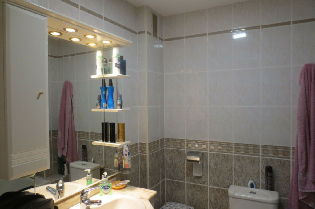 Middle Floor Apartment Fuengirola Málaga - image 11