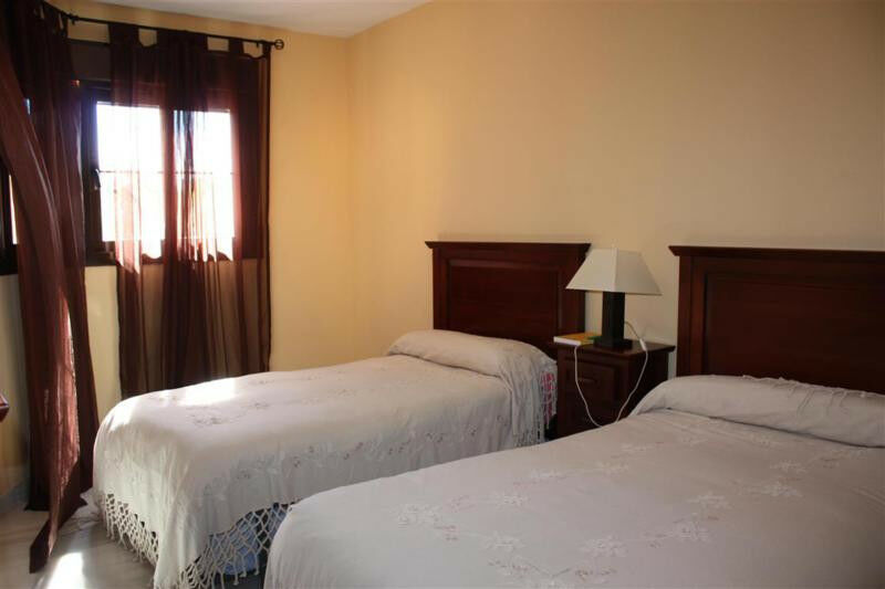 Middle Floor Apartment New Golden Mile Málaga - image 11