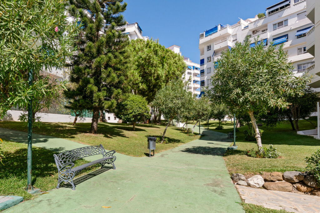 Ground Floor Apartment La Campana Málaga - image 11