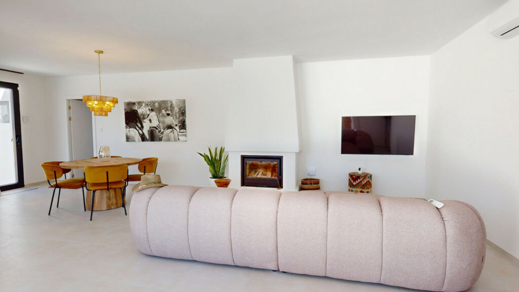 Detached Villa Estepona Málaga - image 13
