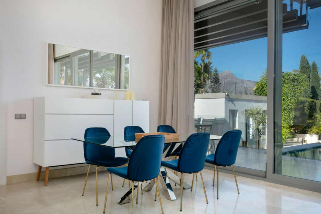 Detached Villa Benahavís Málaga - image 11