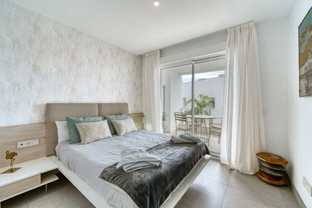 Middle Floor Apartment Altos de los Monteros Málaga - image 11