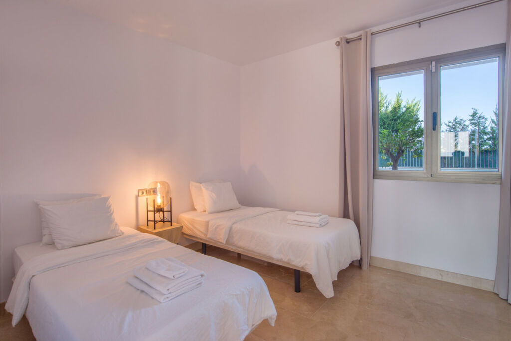 Semi-Detached House Benahavís Málaga - image 11