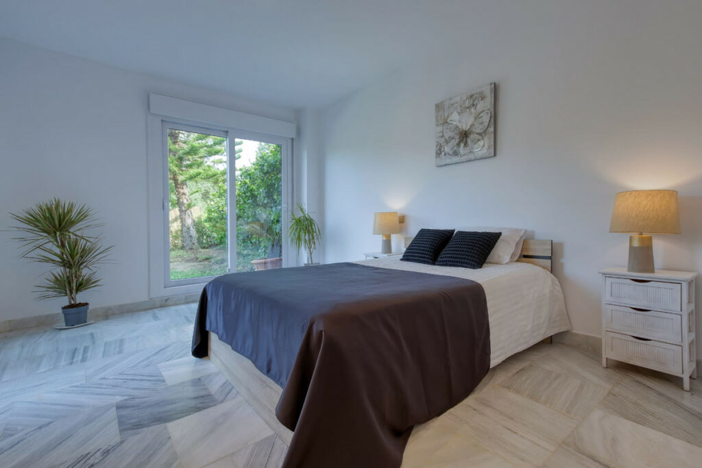 Detached Villa Benahavís Málaga - image 11