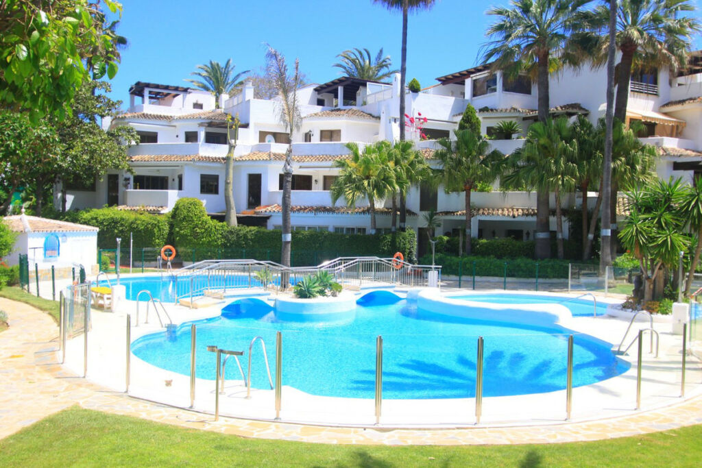 Ground Floor Apartment Elviria Málaga - image 11