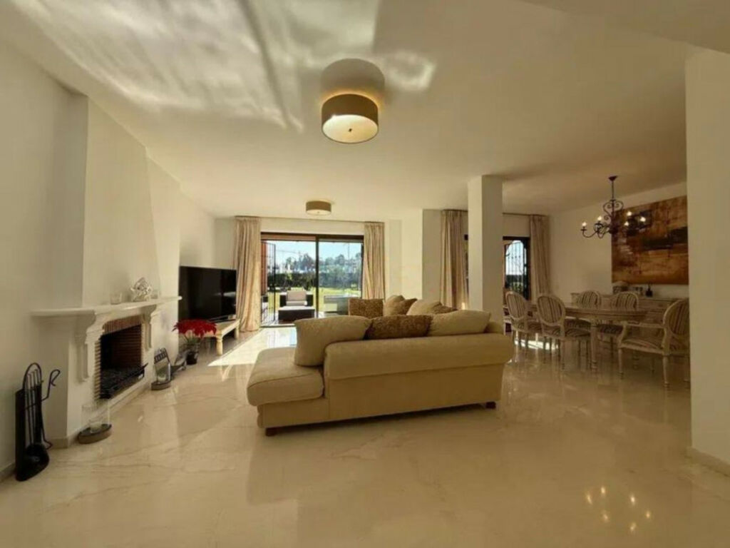 Ground Floor Apartment Atalaya Málaga - image 11