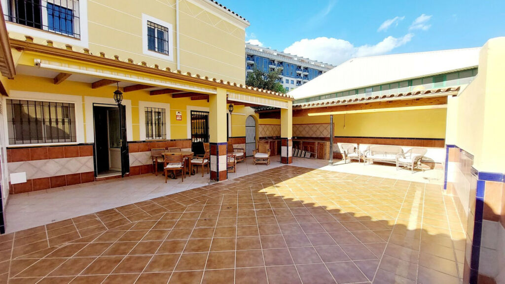 Townhouse Los Boliches Málaga - image 11