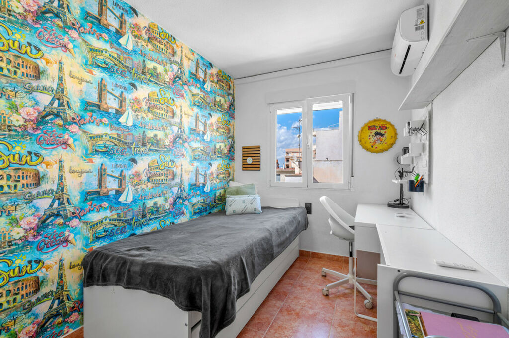 Middle Floor Apartment Torrevieja Alicante - image 11