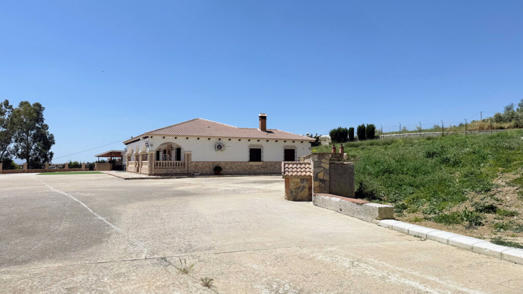 Detached Villa Valle de Abdalajis Málaga - image 10