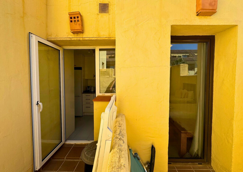 Penthouse La Duquesa Málaga - image 11