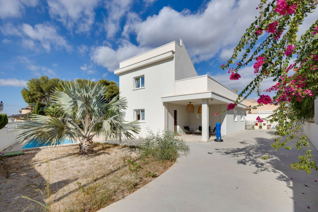 Detached Villa Ciudad Quesada Alicante - image 5