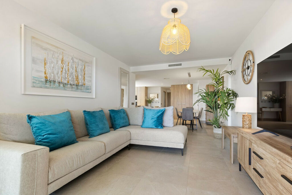 Middle Floor Apartment Casares Playa Málaga - image 11