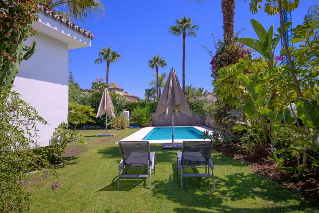 Detached Villa Marbesa Málaga - image 11
