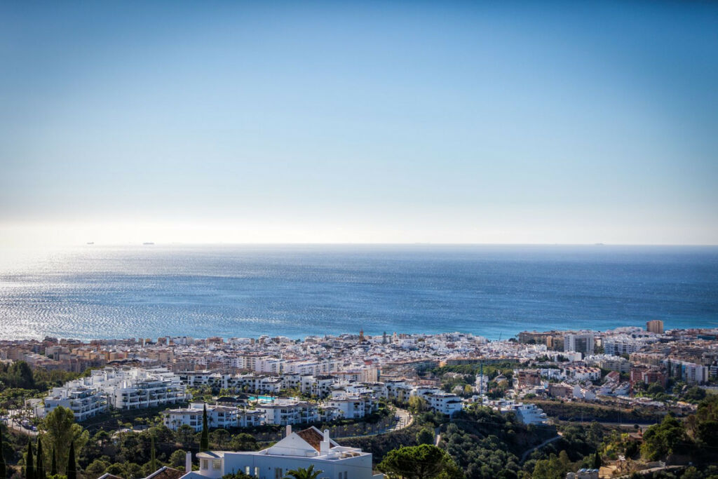 Detached Villa Estepona Málaga - image 11