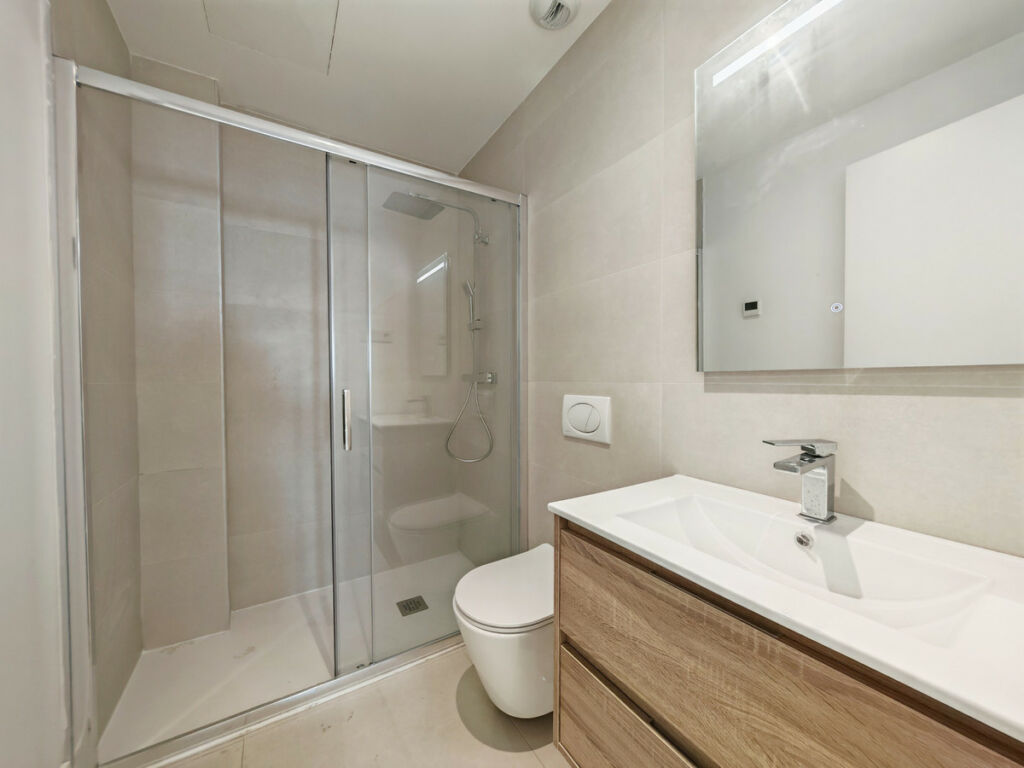 Middle Floor Apartment Fuengirola Málaga - image 11