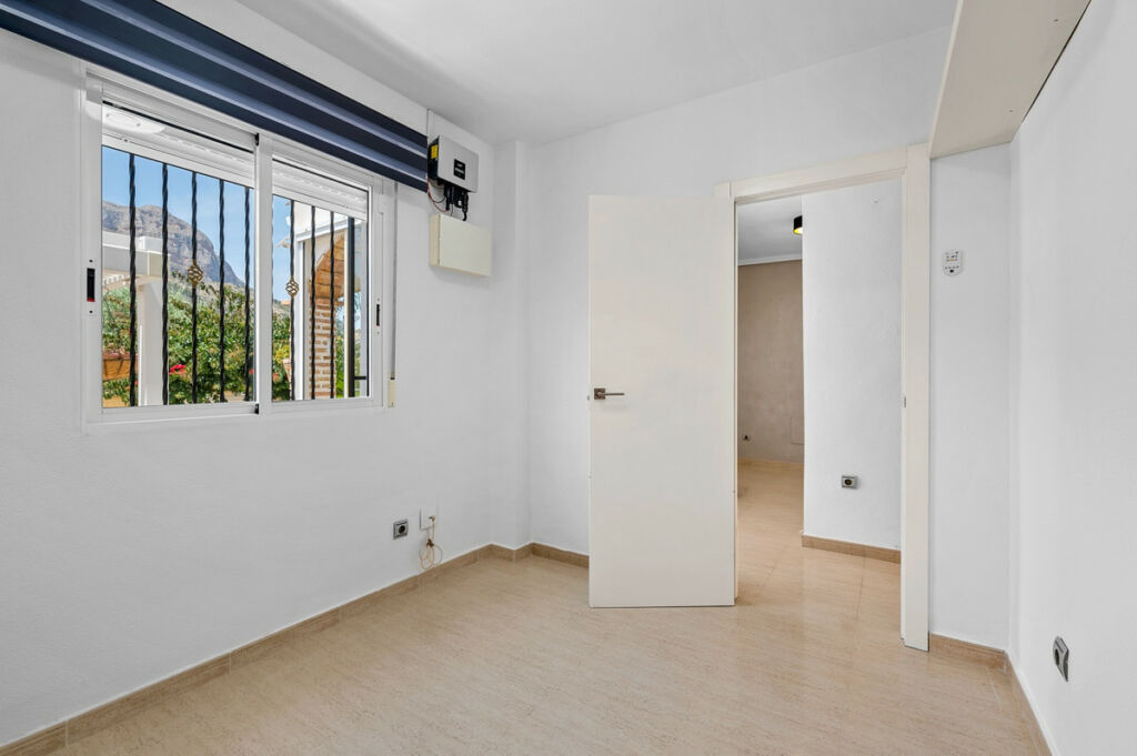 Detached Villa Polop Alicante - image 11