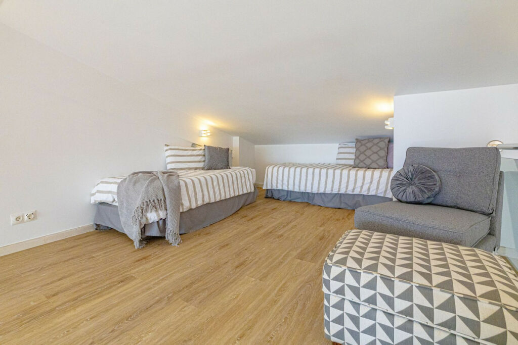 Top Floor Apartment Puerto de Cabopino Málaga - image 10
