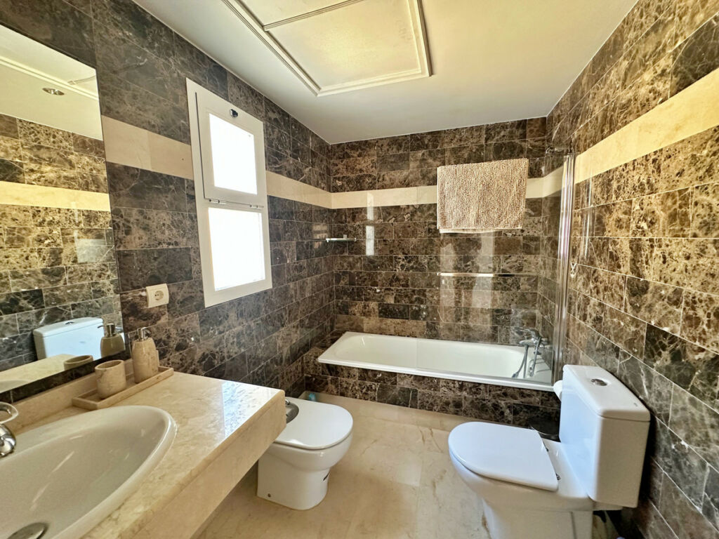 Semi-Detached House Benahavís Málaga - image 11