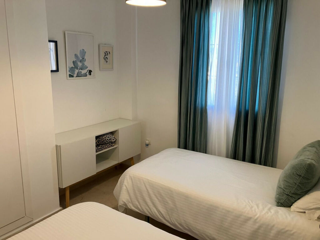 Middle Floor Apartment Casares Playa Málaga - image 11