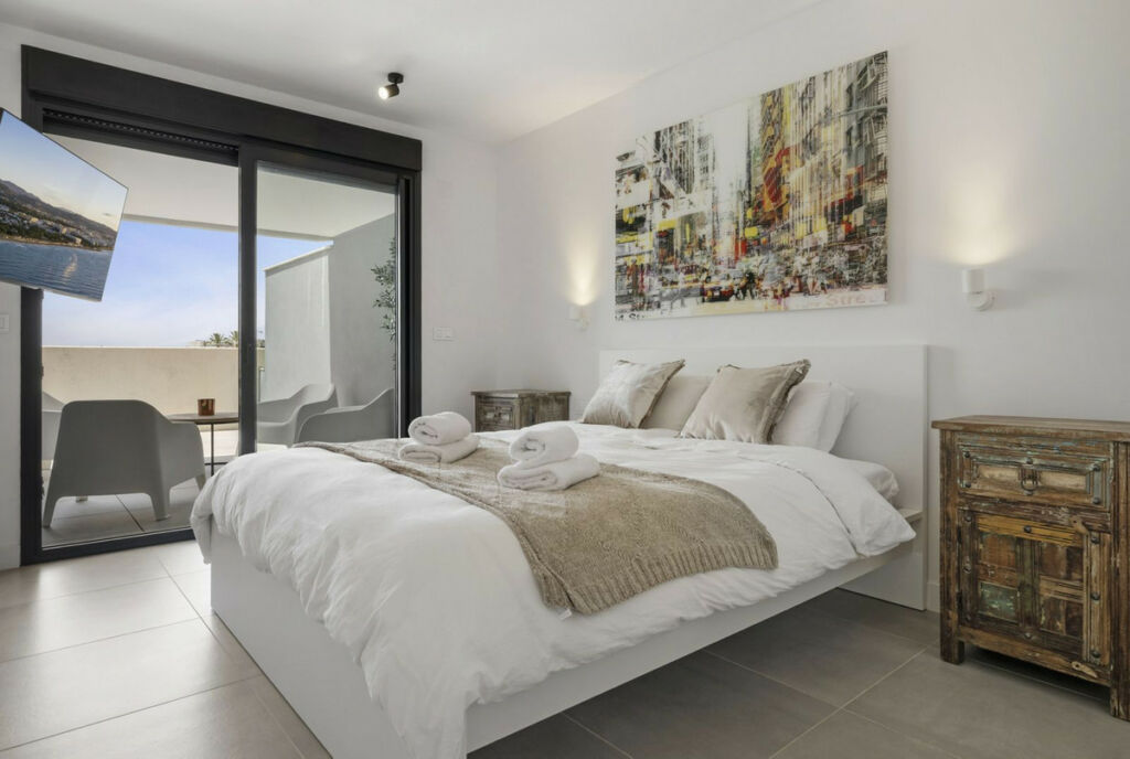 Middle Floor Apartment Selwo Málaga - image 11