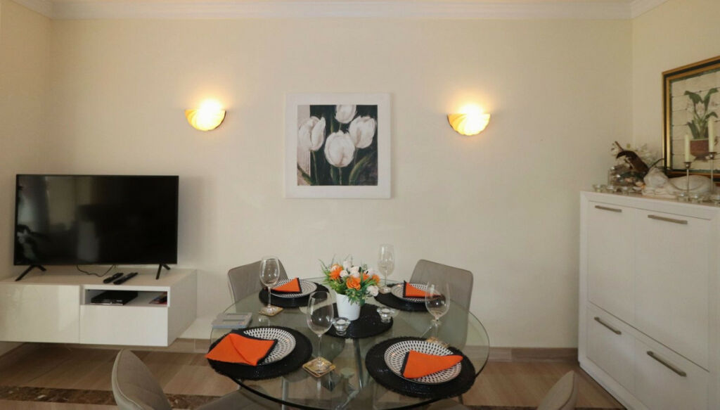 Ground Floor Apartment Elviria Málaga - image 11