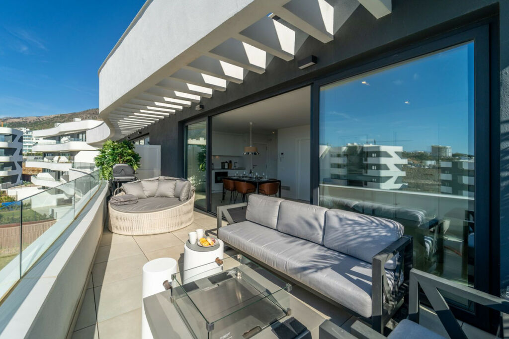 Top Floor Apartment Fuengirola Málaga - image 11