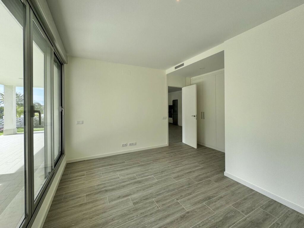 Ground Floor Apartment Cancelada Málaga - image 11