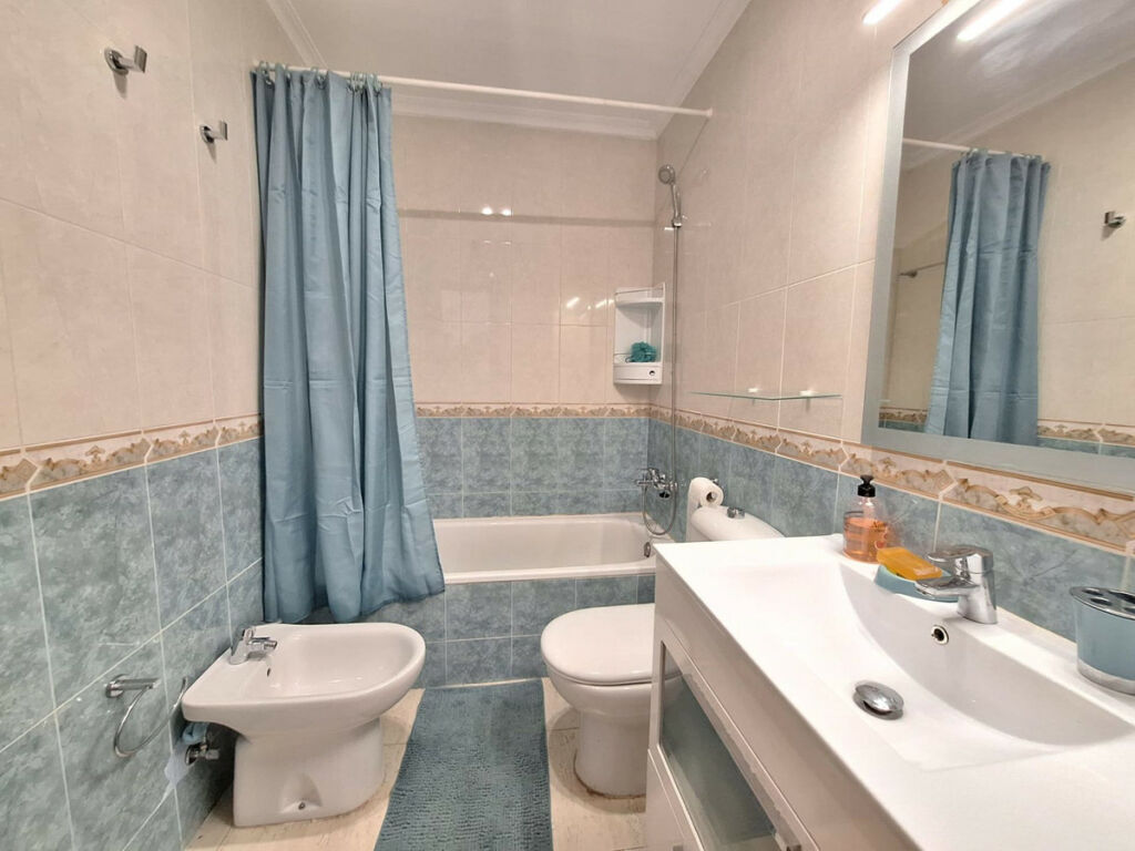 Middle Floor Apartment Torrevieja Alicante - image 11