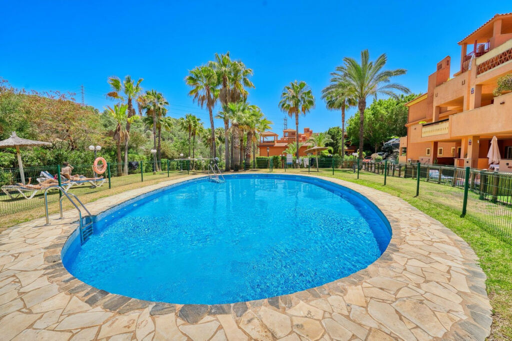 Penthouse Duplex Reserva de Marbella Málaga - image 11