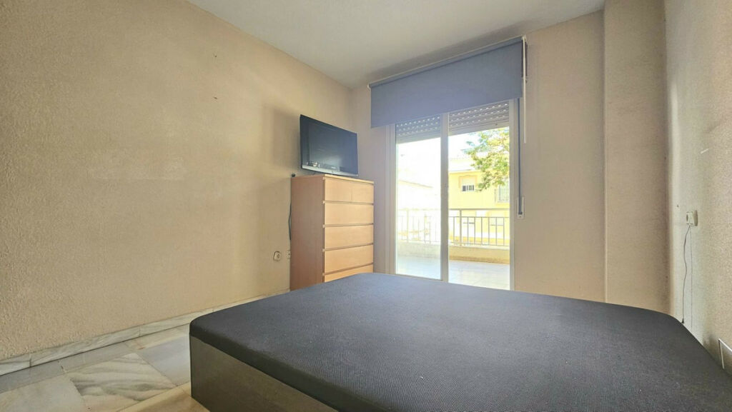 Middle Floor Apartment Fuengirola Málaga - image 11