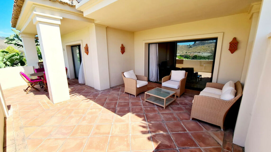 Middle Floor Apartment Benahavís Málaga - image 9