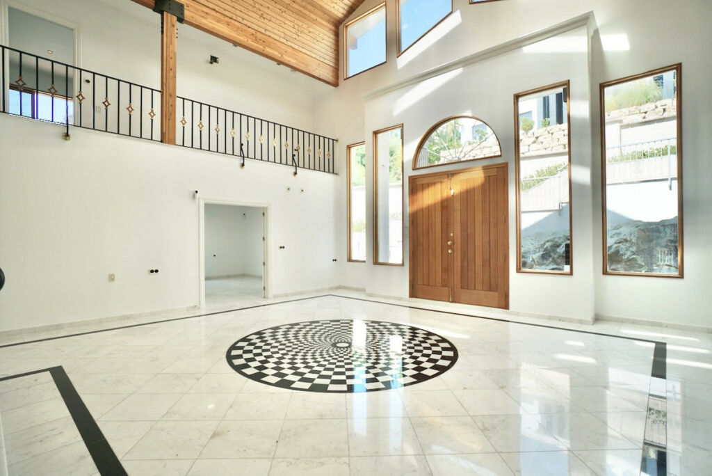 Detached Villa Benahavís Málaga - image 11