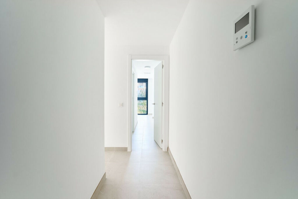 Middle Floor Apartment Estepona Málaga - image 11