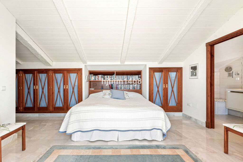 Penthouse Duplex Nueva Andalucía Málaga - image 11