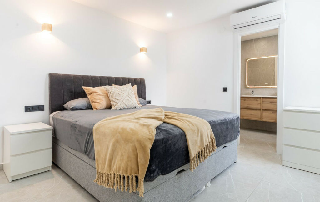 Townhouse Calahonda Málaga - image 11
