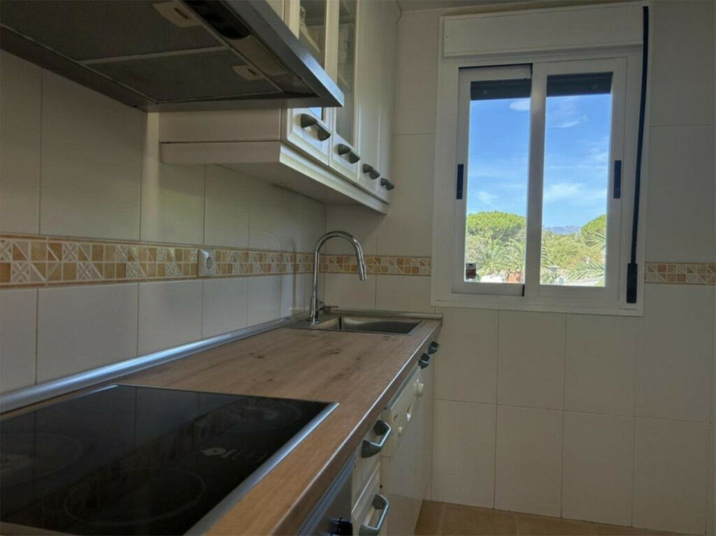 Middle Floor Apartment Marbesa Málaga - image 11