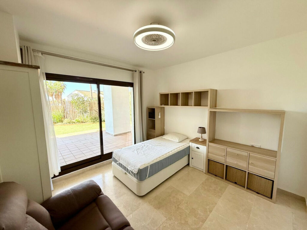 Ground Floor Apartment La Alcaidesa Cádiz - image 11