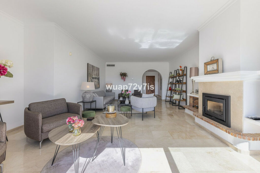 Penthouse Estepona Málaga - image 11